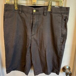 Active Wear Non Wrinkle Shorts Size 31